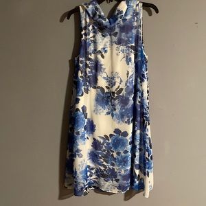 Blue flower summer dress size 14 in excellent condition